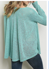 Load image into Gallery viewer, BOAT NECK LOOSE FIT SOLID TOP
