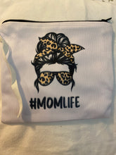 Load image into Gallery viewer, Wristlet/Make up bag
