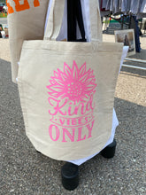 Load image into Gallery viewer, Tote bags
